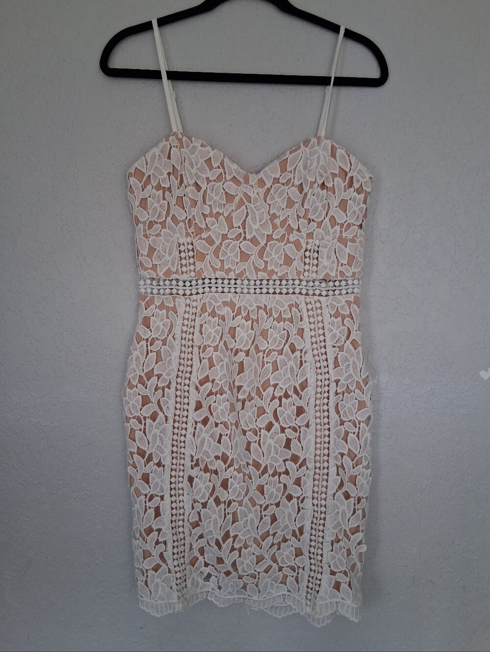 Lulus White Crochet Lace Bodycon Mini Dress Nude Lining Womens Size Medium
